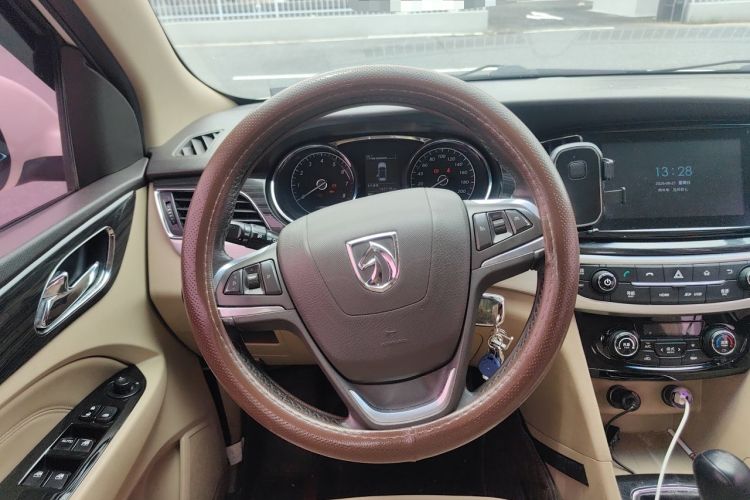 Used Baojun 730 2016 1.8L Manual Luxury Edition 7 Seats Steering Wheel