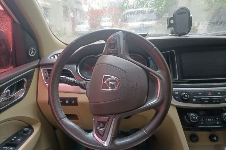 Used Baojun 730 2016 1.8L iAMT Luxury Model 7 Seats Steering Wheel