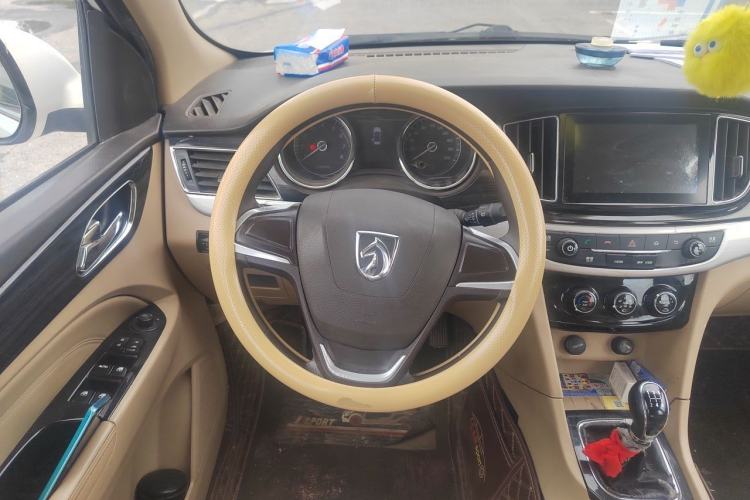 Used Baojun 730 2016 1.5L Manual Comfort Version 7 Seats China V Emission Standard Steering Wheel