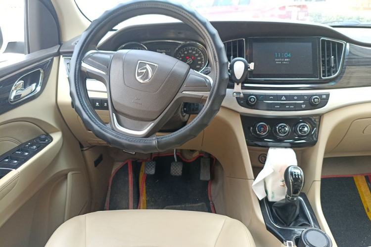 Used Baojun 730 2016 1.5L Manual Comfort Version 7 Seats China V Emission Standard Steering Wheel