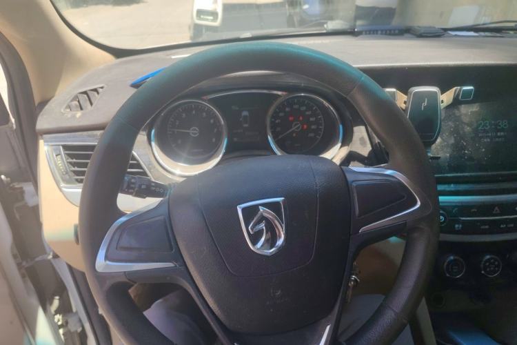 Used Baojun 730 2016 1.5L Manual Luxury Edition 7 Seats Steering Wheel