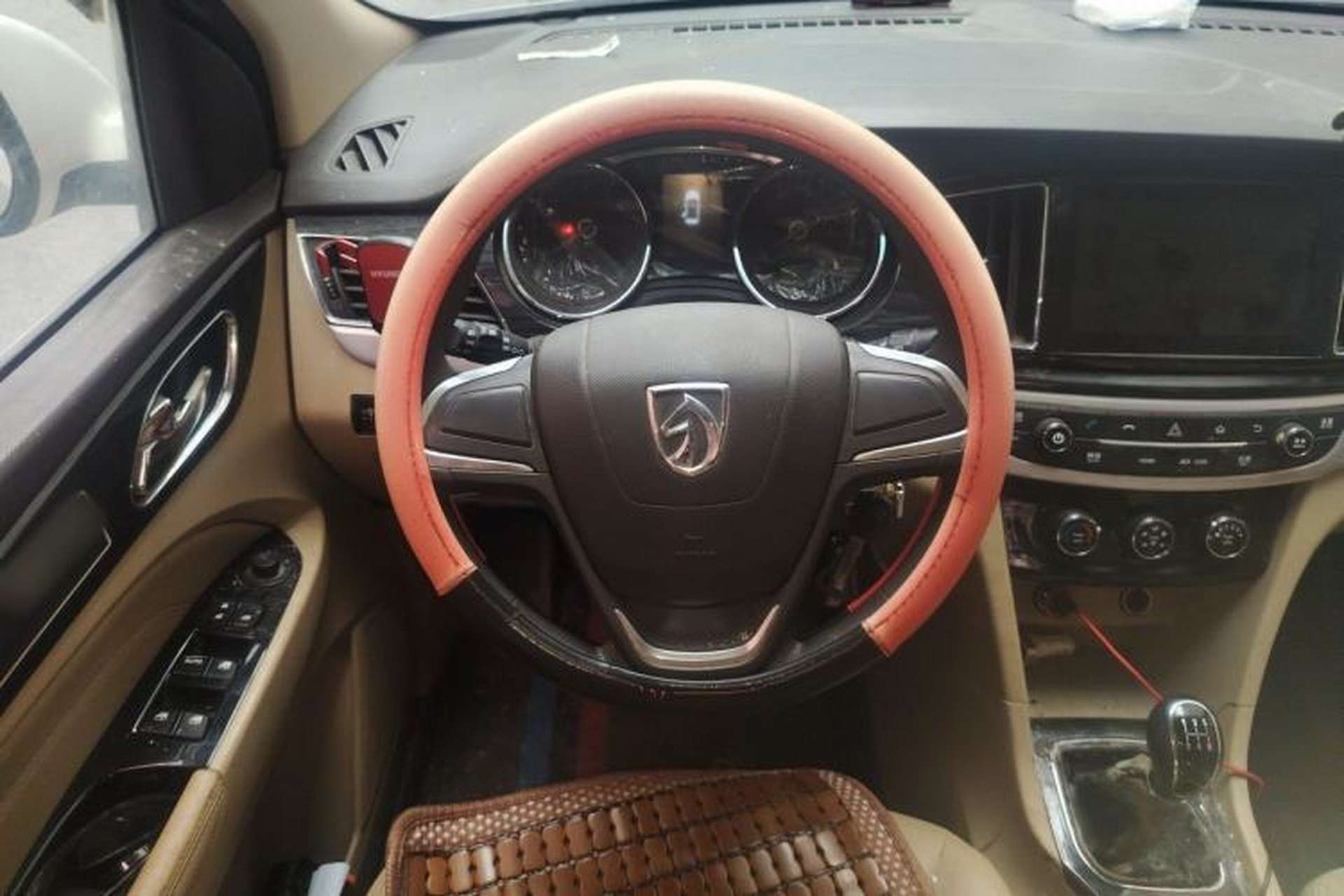 Used Baojun 730 2016 1.5L Manual Comfort Version 7 Seats China V Emission Standard Steering Wheel