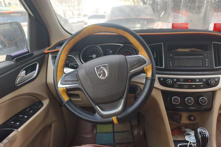 Used Baojun 730 2016 1.5L Manual Standard Version 5 Seats Steering Wheel