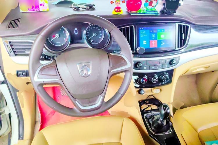 Used Baojun 730 2016 1.5L Manual Comfort Version 7 Seats China V Emission Standard Steering Wheel