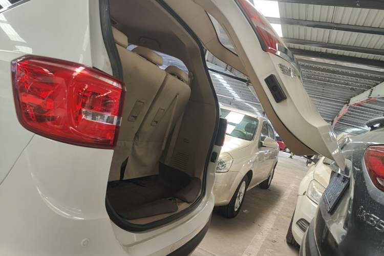 Used Baojun 730 2016 1.5L Manual Comfort Version 7 Seats China V Emission Standard Trunk