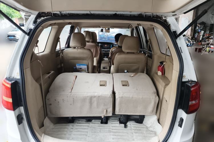 Used Baojun 730 2016 1.5T Manual Comfort Version 7 Seats Trunk
