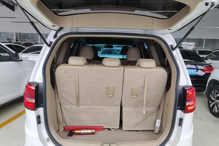 Used Baojun 730 2016 1.5L Manual Comfort Version 7 Seats China V Emission Standard Trunk