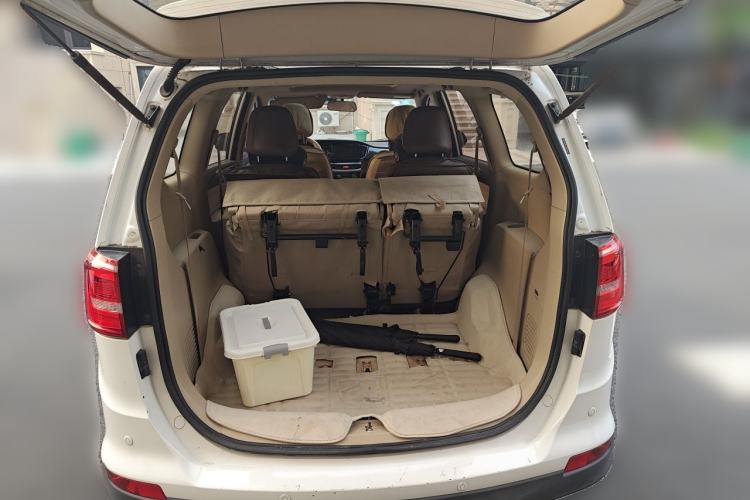 Used Baojun 730 2016 1.5T Manual Luxury Edition 7 Seats Trunk