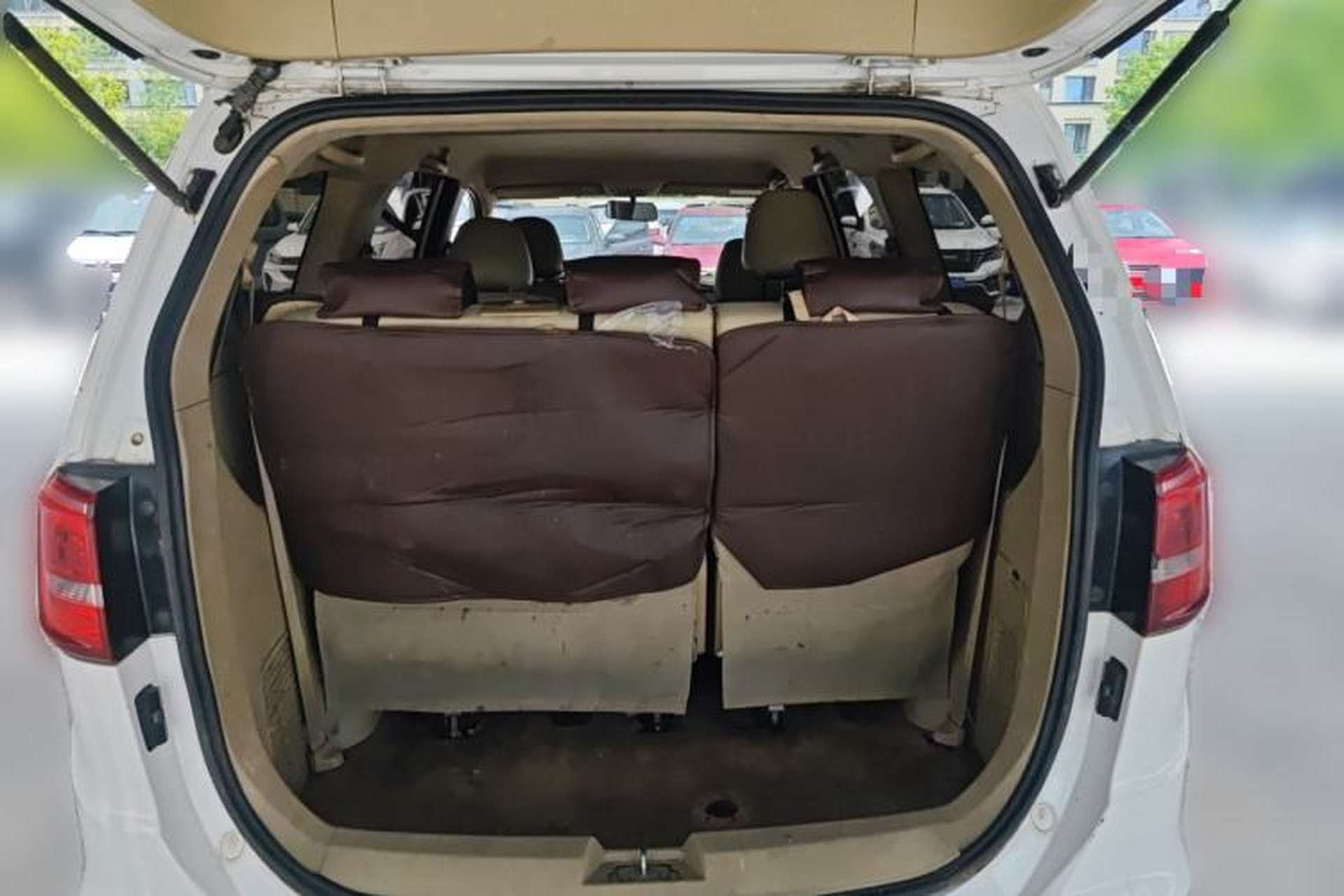 Used Baojun 730 2016 1.5L Manual Standard Version 7 Seats Trunk