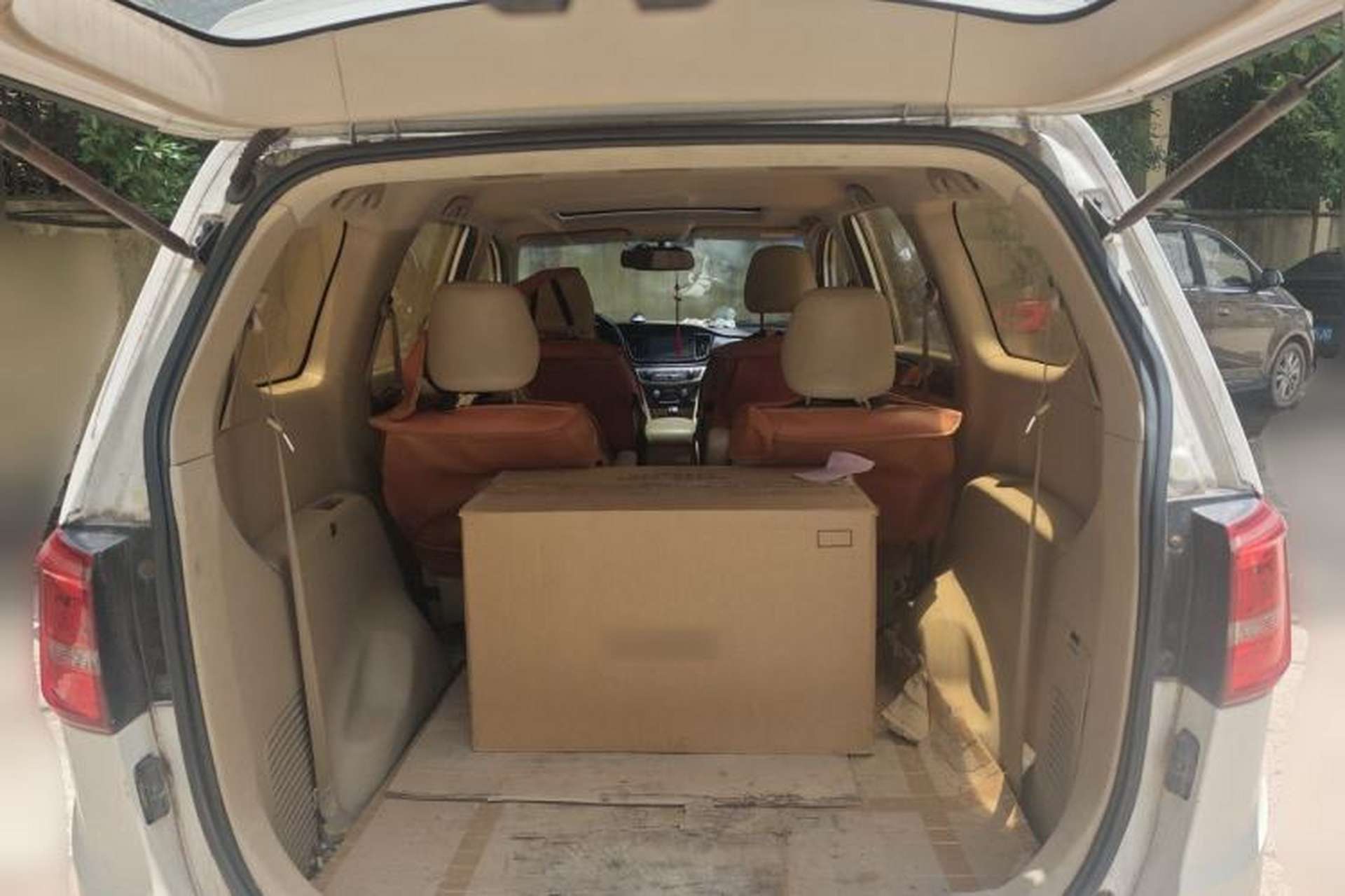 Used Baojun 730 2016 1.8L iAMT Luxury Model 7 Seats Trunk