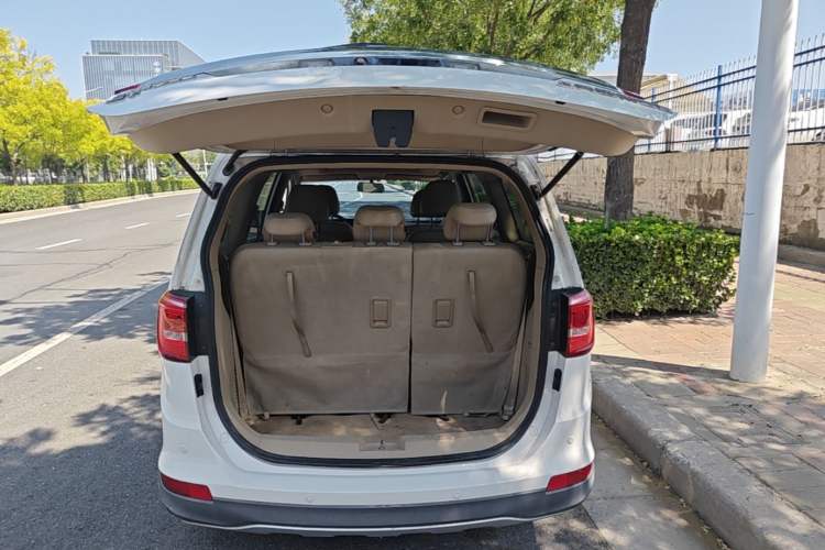 Used Baojun 730 2016 1.5T Manual Luxury Edition 7 Seats Trunk