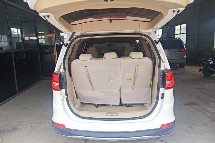 Used Baojun 730 2016 1.5L Manual Standard Version 7 Seats Trunk