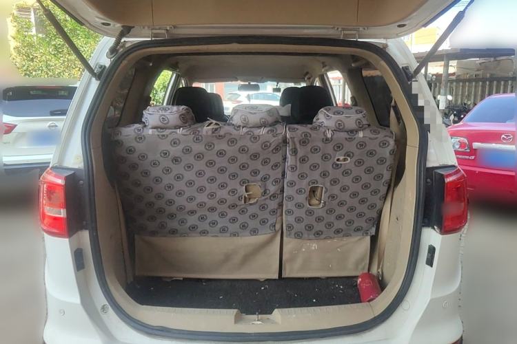 Used Baojun 730 2016 1.5L Manual Standard Version 7 Seats Trunk