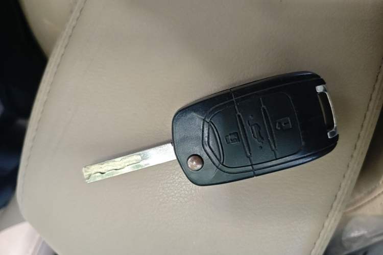 Used Baojun 730 2016 1.5T Manual Comfort Version 7 Seats Vehicle Key