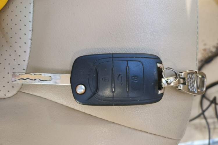 Used Baojun 730 2016 1.5L Manual Comfort Version 7 Seats China V Emission Standard Vehicle Key