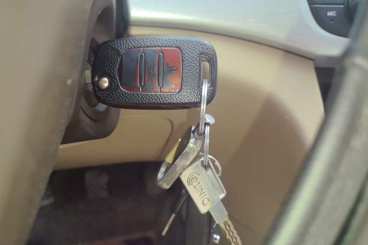 Used Baojun 730 2016 1.5L Manual Comfort Version 7 Seats China V Emission Standard Vehicle Key