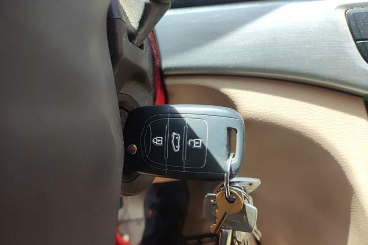 Used Baojun 730 2016 1.5L Manual Comfort Version 7 Seats China V Emission Standard Vehicle Key