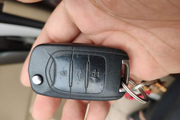 Used Baojun 730 2016 1.5L Manual Comfort Version 7 Seats China V Emission Standard Vehicle Key