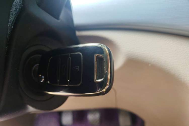 Used Baojun 730 2016 1.5T Manual Luxury Edition 7 Seats Vehicle Key