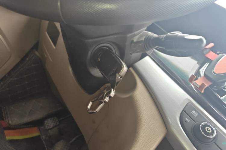 Used Baojun 730 2016 1.5L Manual Comfort Version 7 Seats China V Emission Standard Vehicle Key