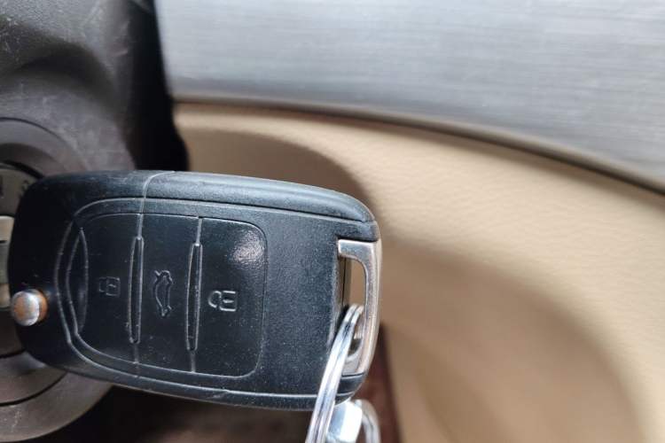 Used Baojun 730 2016 1.5L Manual Comfort Version 7 Seats China V Emission Standard Vehicle Key