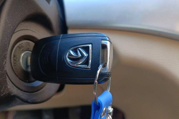 Used Baojun 730 2016 1.5L Manual Value Edition 8 Seats China V Emission Standard Vehicle Key