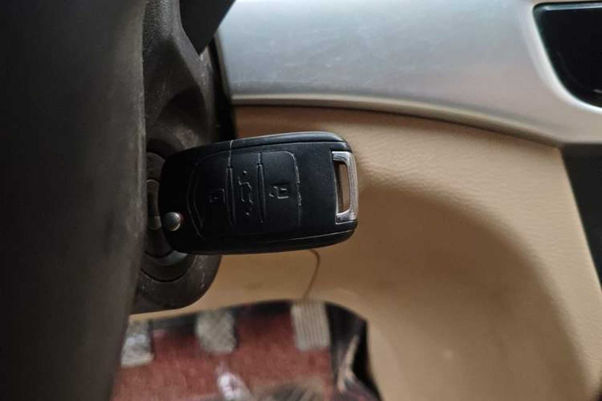 Used Baojun 730 2016 1.5L Manual Value Edition 7 Seats China V Emission Standard Vehicle Key