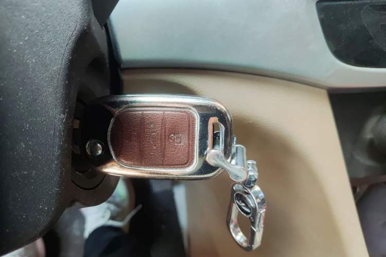 Used Baojun 730 2016 Revised 1.5L Manual Standard Version 7 Seats China V Emission Standard Vehicle Key