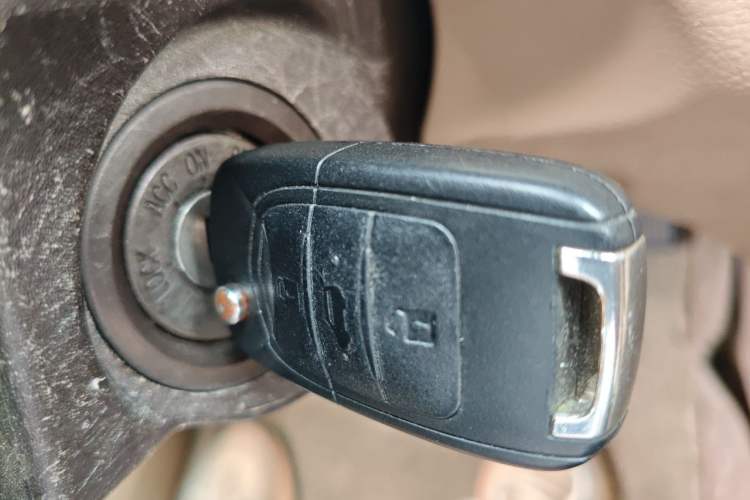 Used Baojun 730 2016 1.5T Manual Comfort Version 7 Seats Vehicle Key