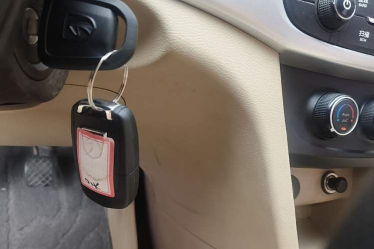 Used Baojun 730 2016 1.5L Manual Value Edition 7 Seats China V Emission Standard Vehicle Key
