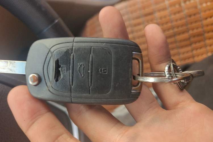 Used Baojun 730 2016 1.5L Manual Comfort Version 7 Seats China V Emission Standard Vehicle Key