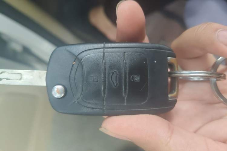 Used Baojun 730 2016 1.5T Manual Comfort Version 7 Seats Vehicle Key