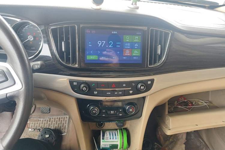 Used Baojun 730 2016 1.5T Manual Luxury Edition 7 Seats Audio And AC Panel
