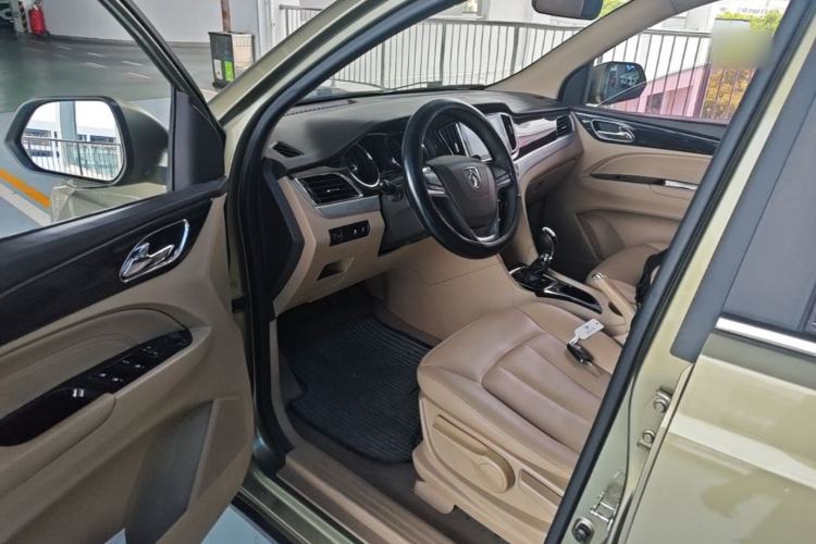 Used Baojun 730 2016 1.8L Manual Comfort Version 7 Seats Driver Seat