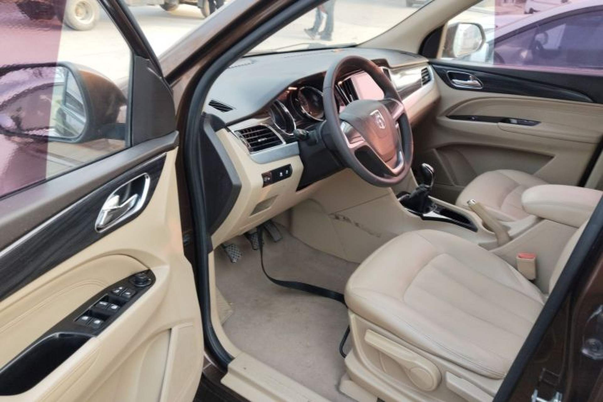 Used Baojun 730 2016 1.5L Manual Comfort Version 7 Seats China V Emission Standard Driver Seat