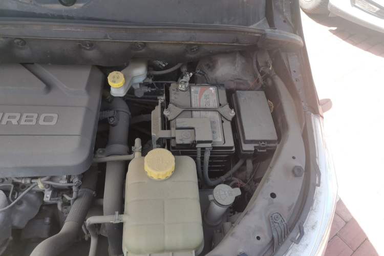 Used Baojun 730 2016 1.5T Manual Standard Version 7 Seats Engine Bay Left