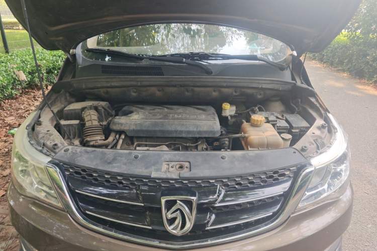Used Baojun 730 2016 1.5T Manual Comfort Version 7 Seats Engine Bay