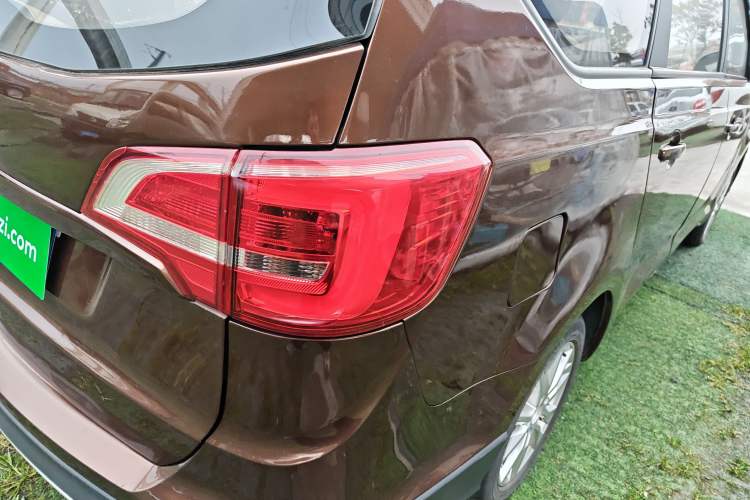 Used Baojun 730 2016 Revised 1.5L Manual Standard Version 7 Seats China V Emission Standard Exterior 3
