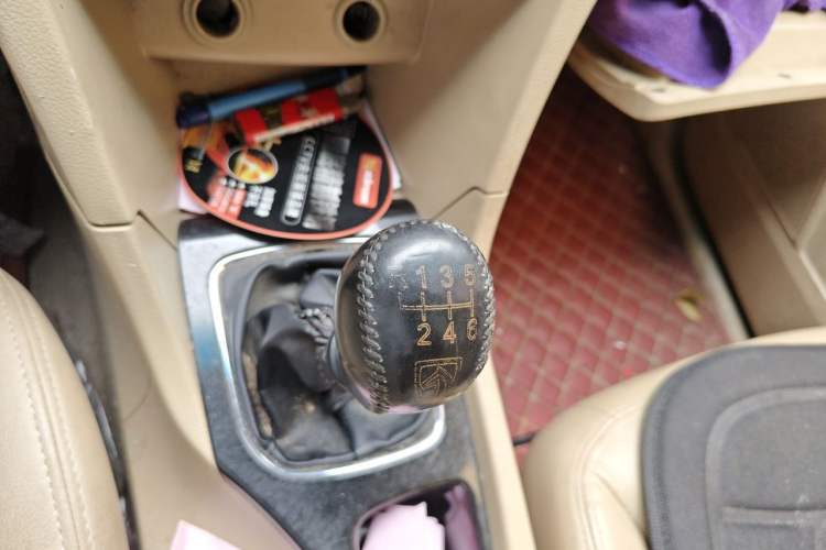 Used Baojun 730 2016 1.5T Manual Luxury Edition 7 Seats Gear Lever