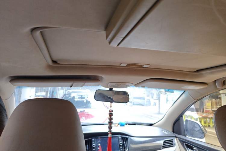 Used Baojun 730 2016 1.5T Manual Luxury Edition 7 Seats Headliner