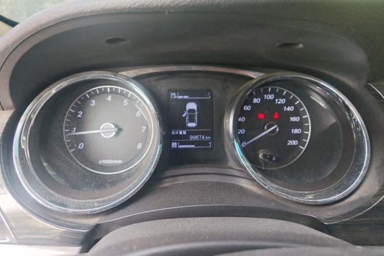 Used Baojun 730 2016 1.5T Manual Comfort Version 7 Seats Instrument Cluster