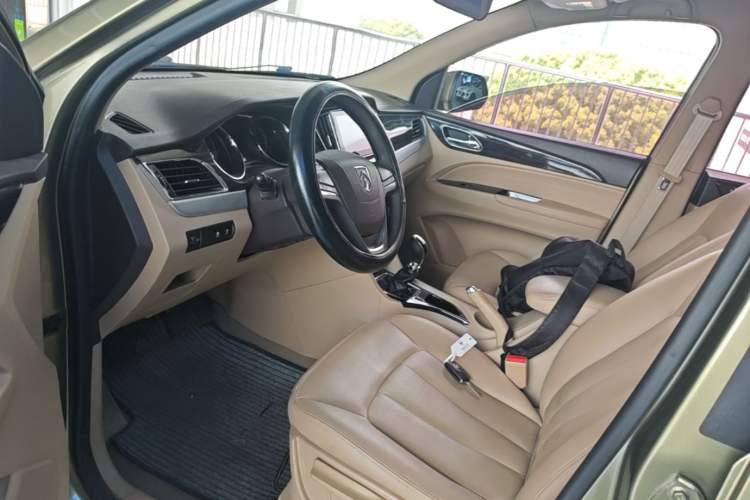 Used Baojun 730 2016 1.8L Manual Comfort Version 7 Seats Left Front Seat