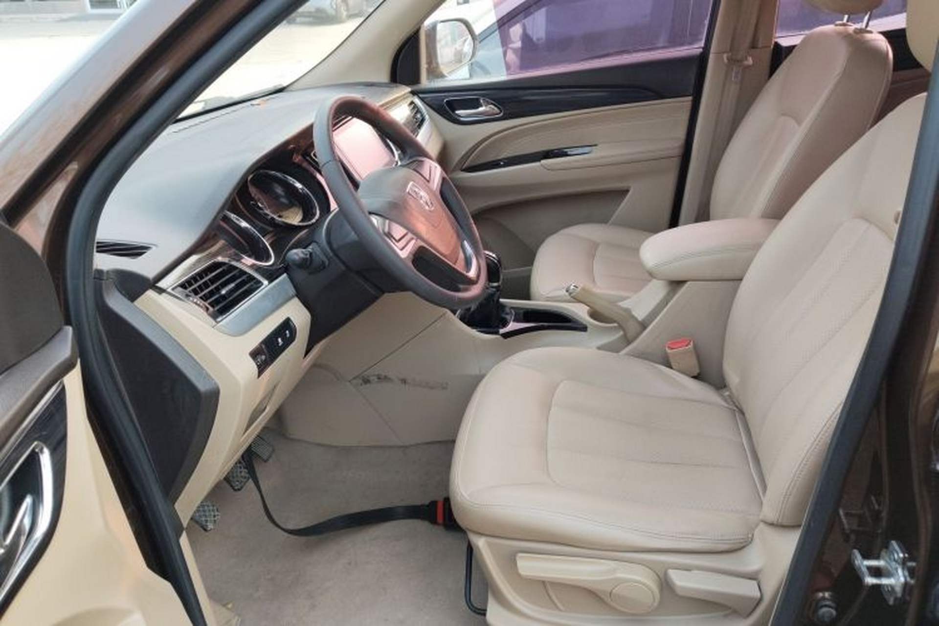 Used Baojun 730 2016 1.5L Manual Comfort Version 7 Seats China V Emission Standard Left Front Seat