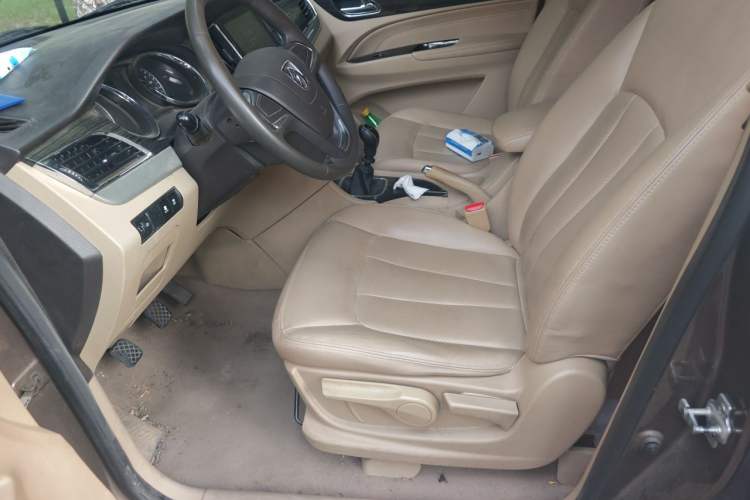 Used Baojun 730 2016 1.5T Manual Comfort Version 7 Seats Left Front Seat