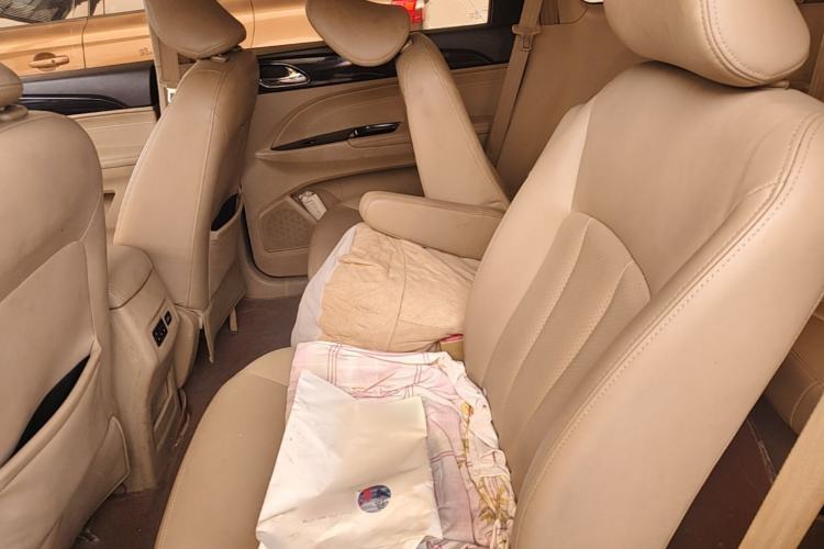Used Baojun 730 2016 1.5T Manual Luxury Edition 7 Seats Left Rear Seat