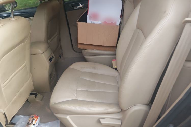 Used Baojun 730 2016 1.5T Manual Comfort Version 7 Seats Left Rear Seat
