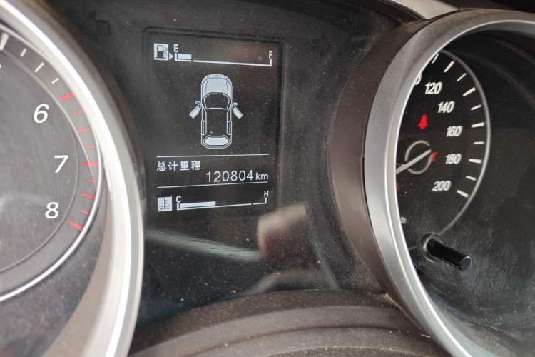 Used Baojun 730 2016 1.5L Manual Standard Version 7 Seats Odometer Close Up