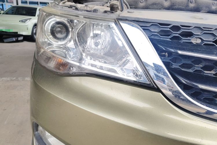 Used Baojun 730 2016 1.5T Manual Luxury Edition 7 Seats Right Front Headlight