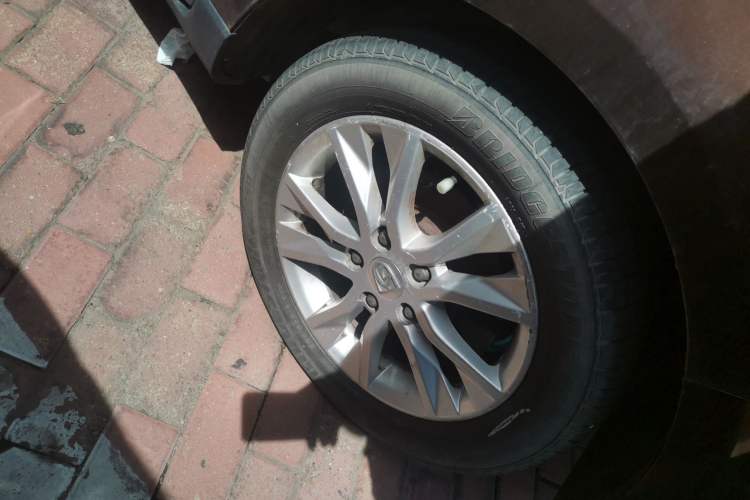 Used Baojun 730 2016 1.5T Manual Standard Version 7 Seats Right Front Wheel Hub