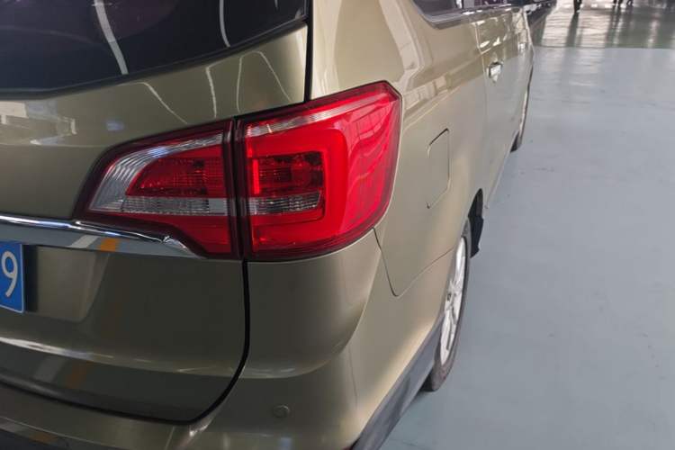 Used Baojun 730 2016 1.8L Manual Comfort Version 7 Seats Right Rear Taillight